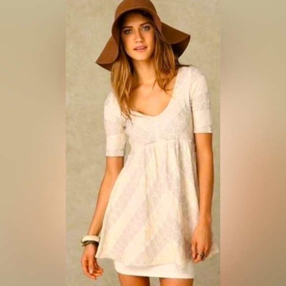 FREE PEOPLE Ivory Cream Lace V Stripe Chevron Short Mini Dress - Medium - Picture 1 of 11